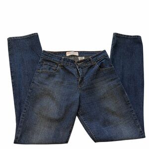Levi Strauss Signature Mid-Rise Straight‎ Leg Jeans – Women’s Size 6